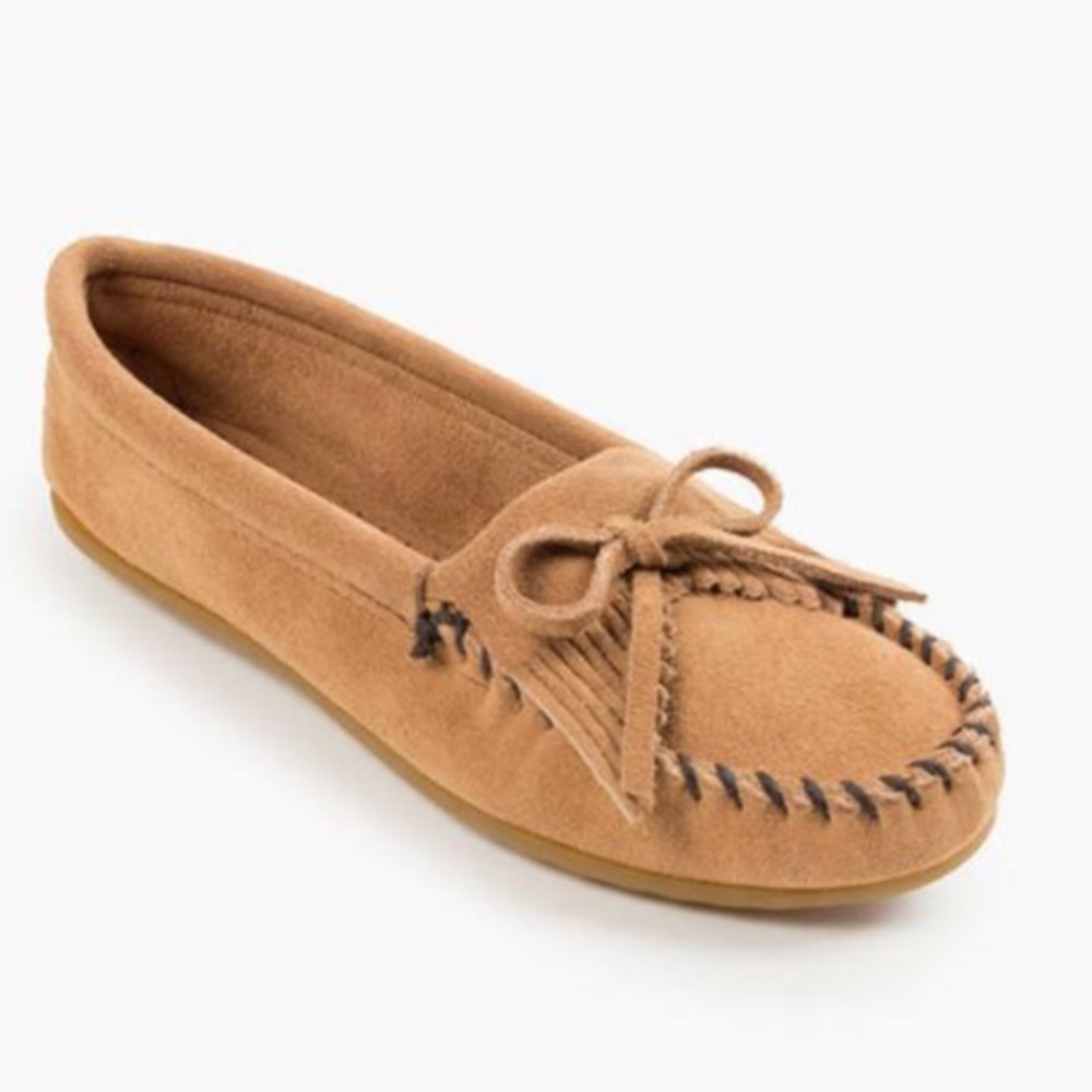 Minnetonka Kilty Hardsole Moccasin - Taupe